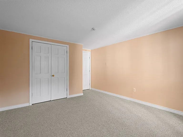 131 Creek St #5 — Photo 18