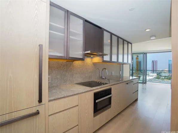1000 Auahi St #2105, Honolulu, HI 96814