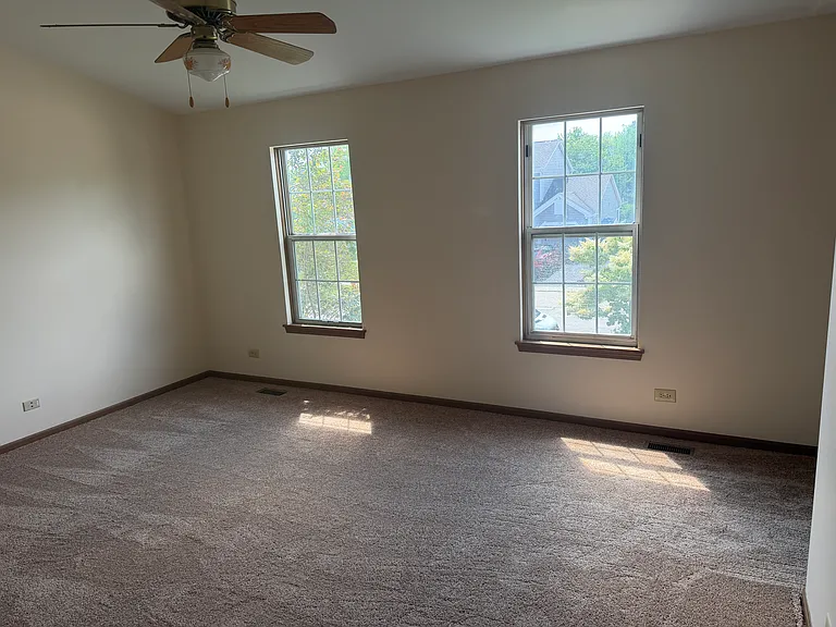 125 S Southport Rd — Photo 5