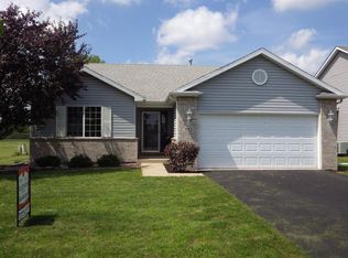 732 Blackhawk Dr, Braidwood, IL 60408