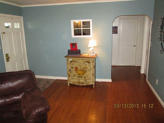 Hdwd Foyer & Hallway