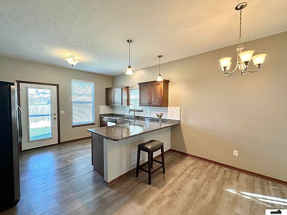 5th image of 5606 Barrington Cir