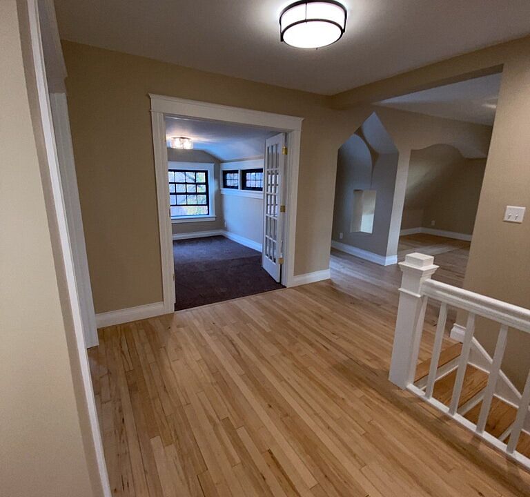 1st image of 2000-2002 Dupont Ave S #9