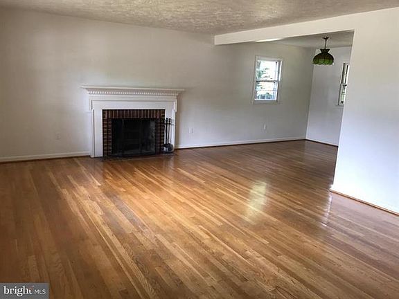 4th image of 1709 Great Falls St