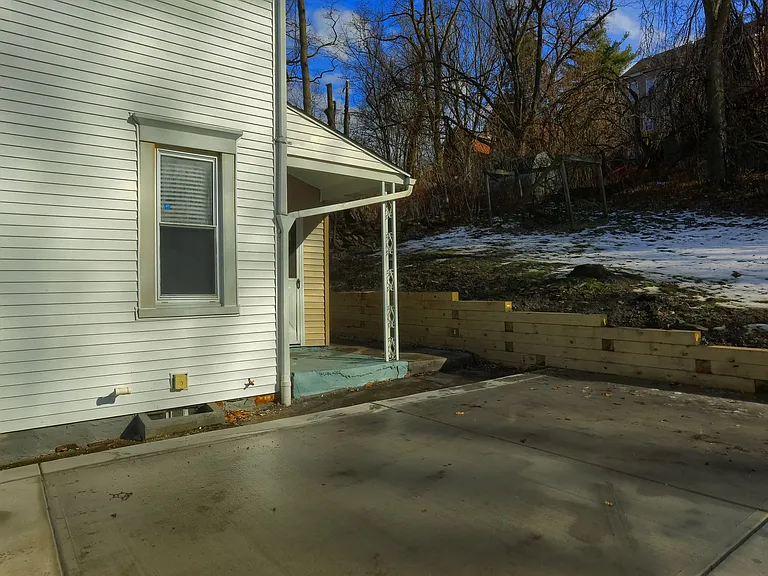 513 Grace St — Photo 56