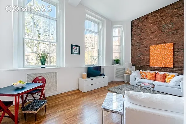 Rented by Compass | media 23