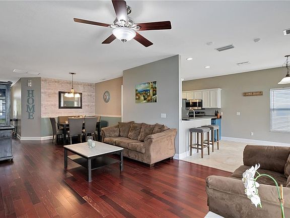 5th image of 10307 Cypress Trail Dr