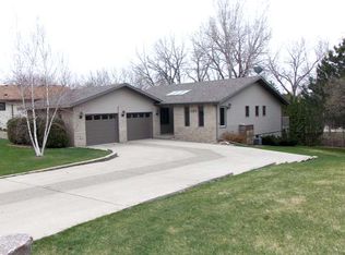 357 S Brandon Loop, Bismarck, ND 58503