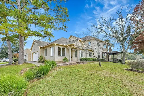 28 Waters Edge St Photo 1