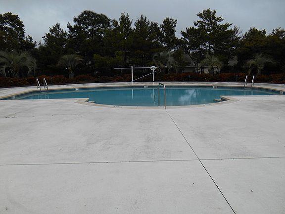 Community pool