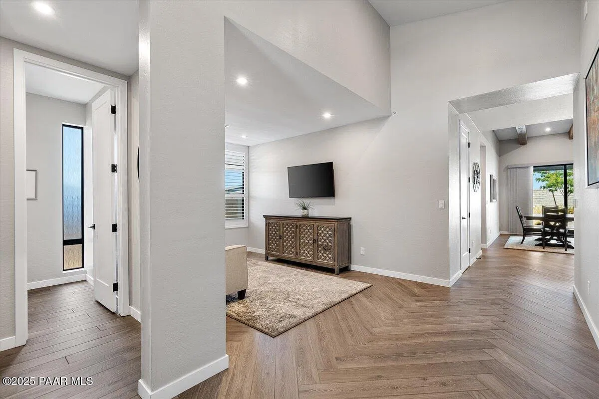 2 bed, 2.5 bath, 1863 sqft, $3,250 — Photo 4