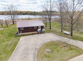 321 Lake Dr, Gresham, WI 54128