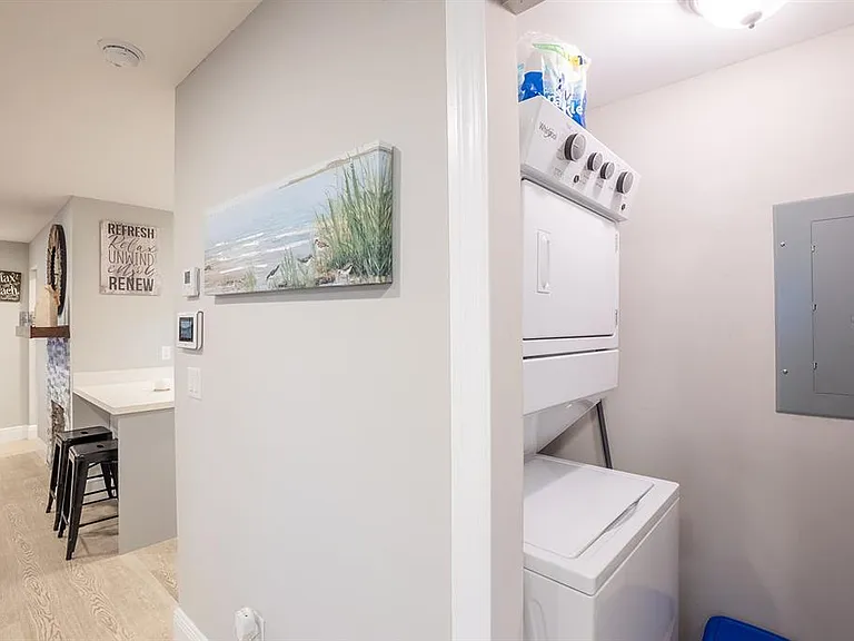 244 Lexington Dr — Photo 16
