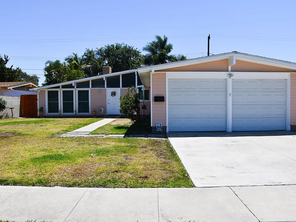 2432 W Transit Ave