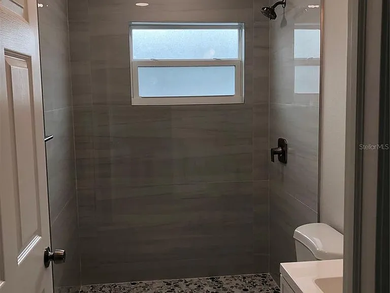 345 Parkland Ave — Photo 14