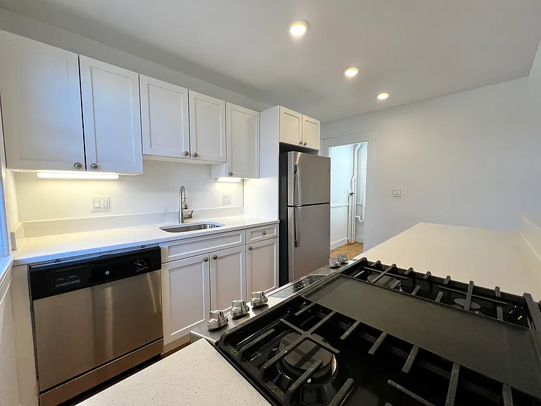 38 Newton St #4 — Photo 2