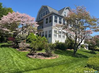 290-292 Grandview Terrace, Hartford, CT 06114