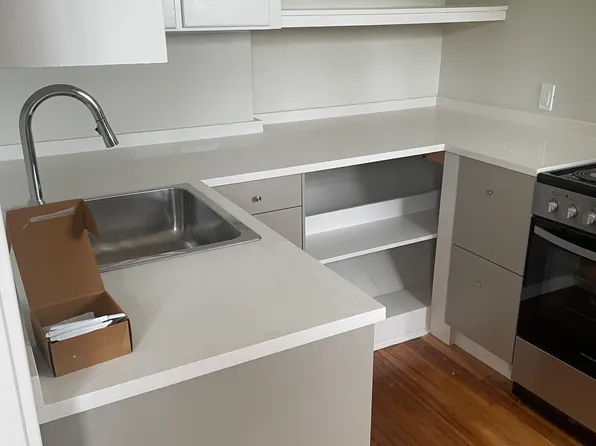 133 Winslow Way E APT 1, Bainbridge Island, WA 98110