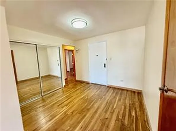 2580 Ocean Parkway image 11 of 22