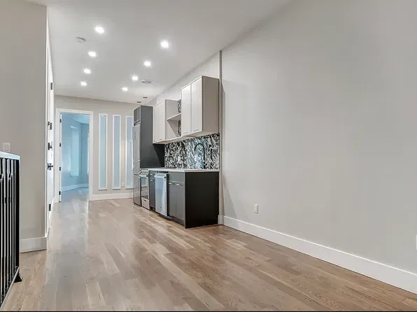 498 Putnam Ave APT 4L, Brooklyn, NY 11221