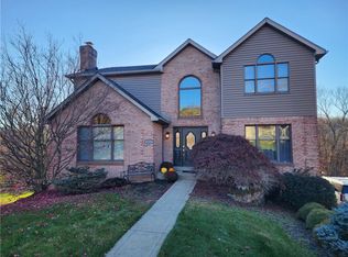 215 Valleyview Dr, Mc Donald, PA 15057