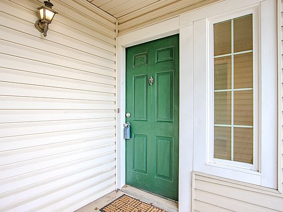 5th image of 831 Creekside Dr
