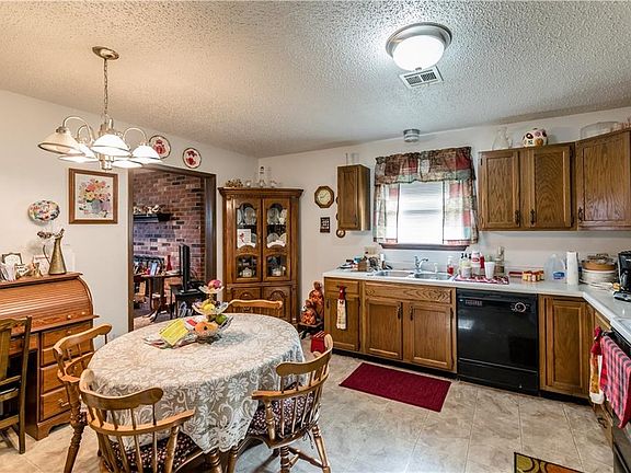 3rd image of 2306 Bell Ave