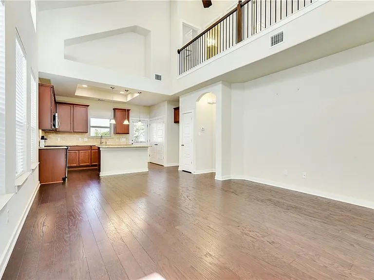 3920 Kenter Xing — Photo 3