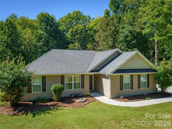 202 Hondah Rd, Brevard, NC 28712
