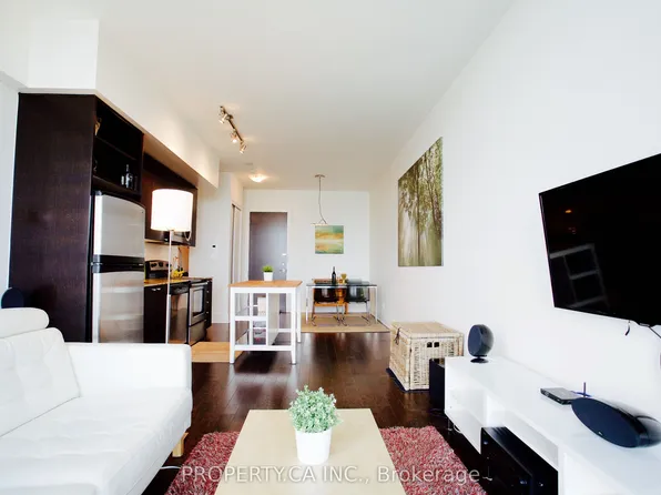 103 The Queensway #2815, Toronto, ON M6S 5B3