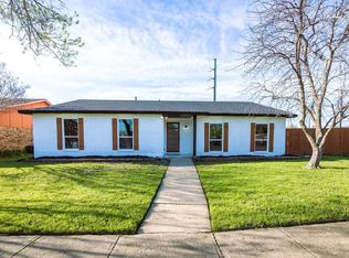 2946 Silverdale Ln, Garland, TX 75044