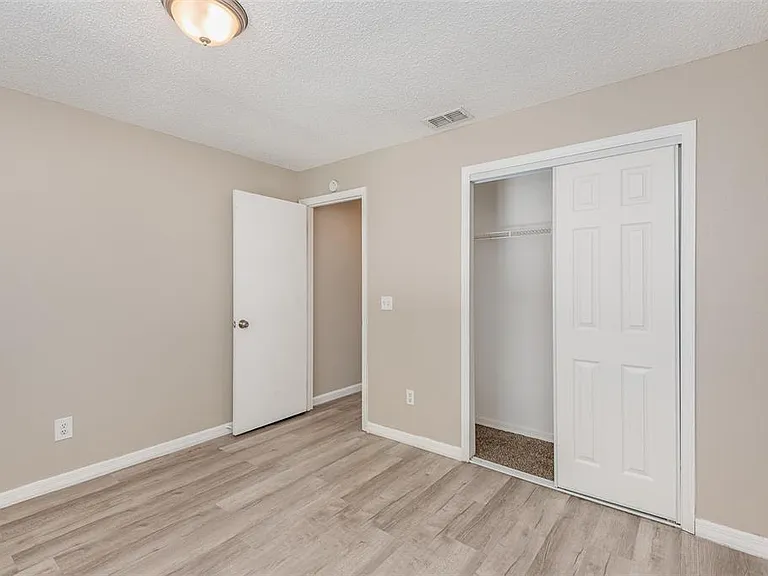 3846 Long Grove Ln — Photo 20