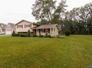 7061 Maplewood Dr, Temperance, MI 48182