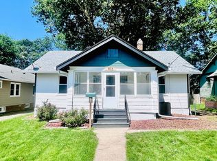 910 30th St, Des Moines, IA 50312