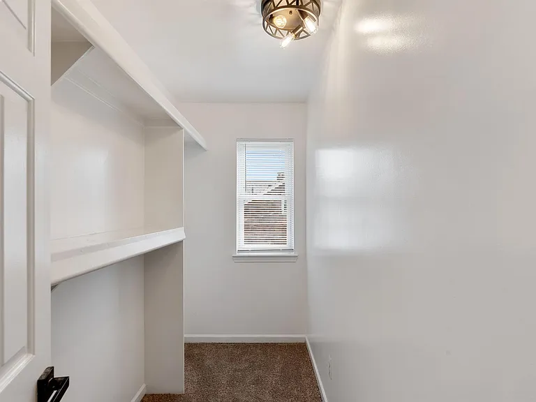 3260 Sashabaw Rd — Photo 22