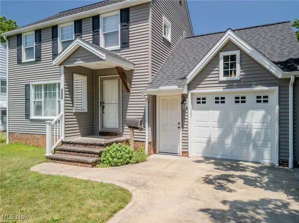 4959 Anderson Rd, Lyndhurst, OH 44124