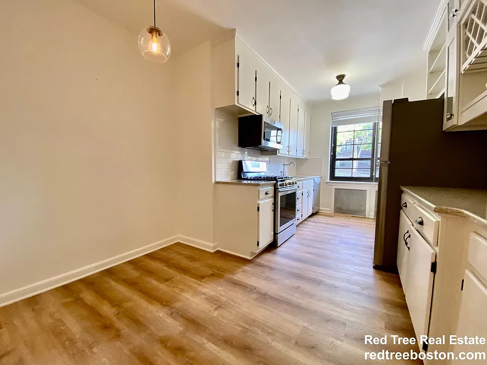 327 Tappan St #3