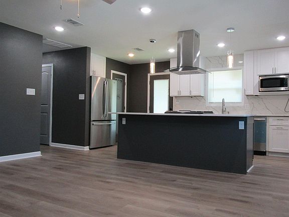 4th image of 401 E Fisher St