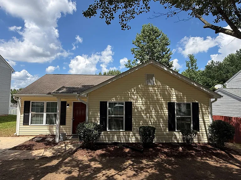 404 Kingville Dr — Photo 1