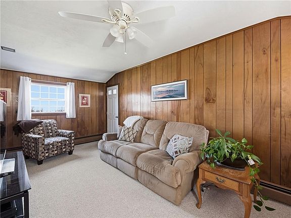 3rd image of 11 Fountain Ave