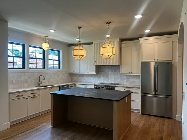 4 bed, 3.5 bath, 1891 sqft, $4,250 — Photo 2