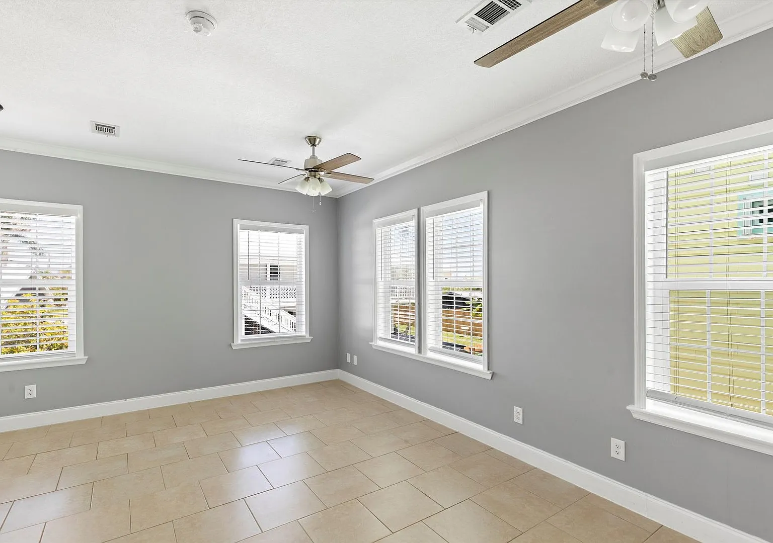 2 Bedroom, 2.5 Bathroom Available For 1 Year — Photo 3