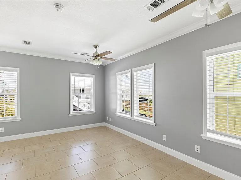 22 Ed Swift Rd — Photo 3
