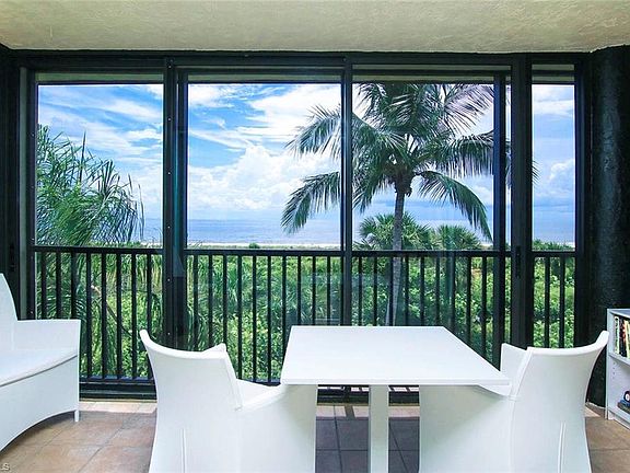 3rd image of 303 Periwinkle Way Unit 121