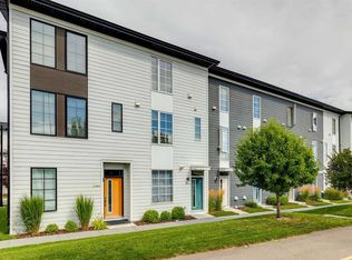 2466 S 210th Ave SE, Calgary, AB T2X 4C2