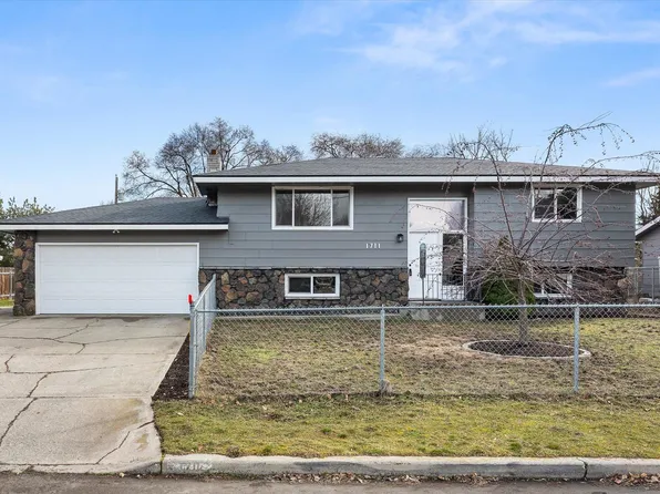 1711 S Evergreen Rd, Veradale, WA 99037