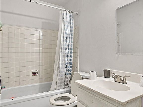 4th image of 4807 S Utica Ave #4807-A
