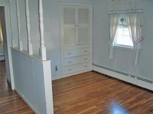 4th image of 35 Revere St