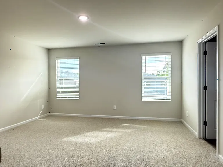 1008 Saint Lawrence Dr — Photo 10
