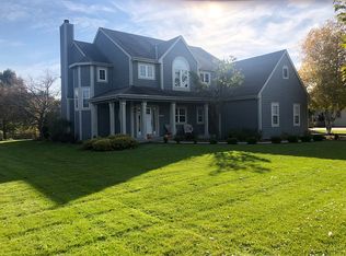 N27W26203 Coachman Dr, Pewaukee, WI 53072